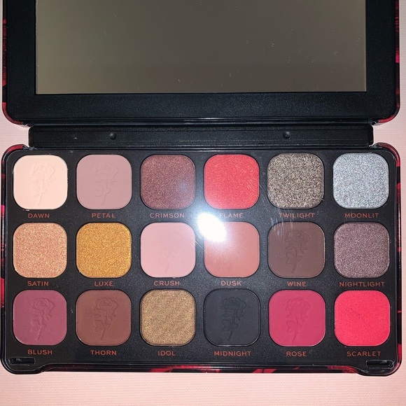 🆕🌹 ‘Midnight Rose’ Eyeshadow Palette - Halloween - Makeup Revolution - NEW - Picture 6 of 8